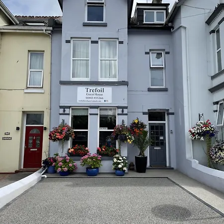 Trefoil Guest House-3