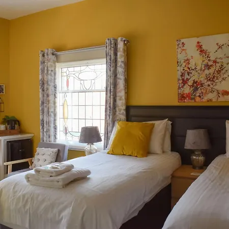 Grosvenor Place Guest House-2