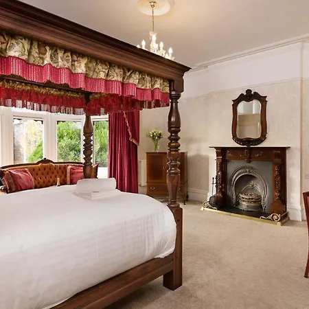 Lincoln House Private Hotel-2