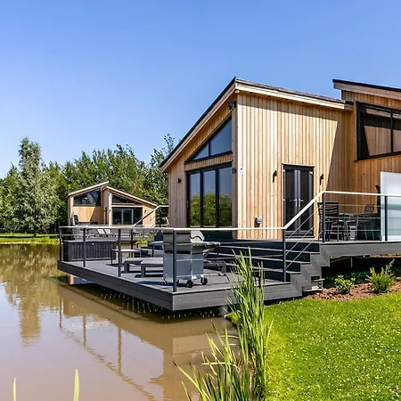 Woad Mill Lakeside Lodges-3