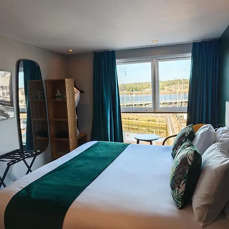 Pinnacle Suites Hotel-2