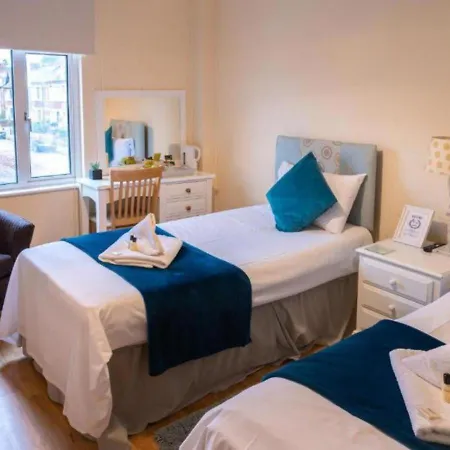Oyo Lonsdale Guest House-3
