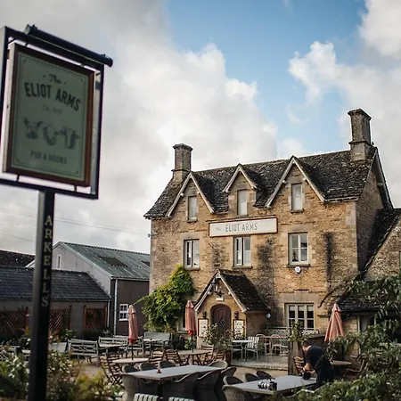 Eliot Arms-2