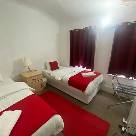 Saji Hotel Ilford-2