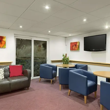 Days Inn Hotel Fleet-3