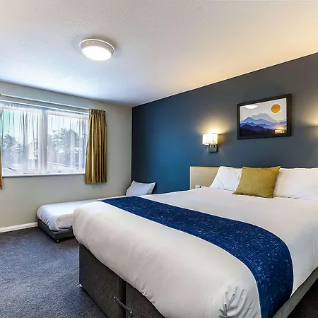 Days Inn Hotel Fleet-2