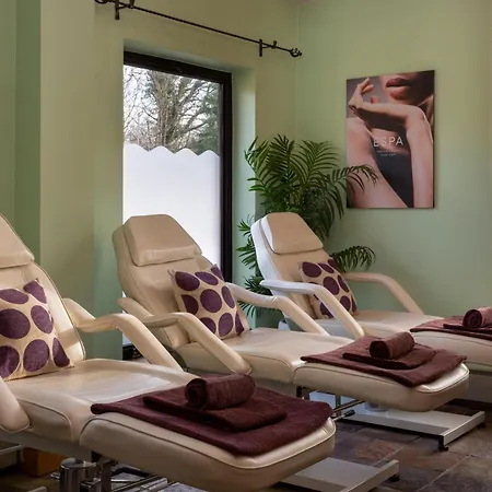 Bridgewood Manor Hotel & Spa-2