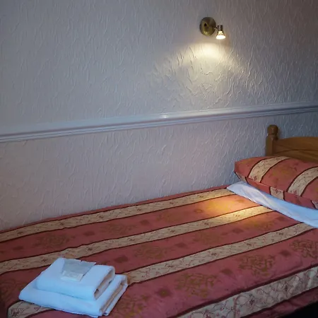 The Hampton Court Guesthouse-3