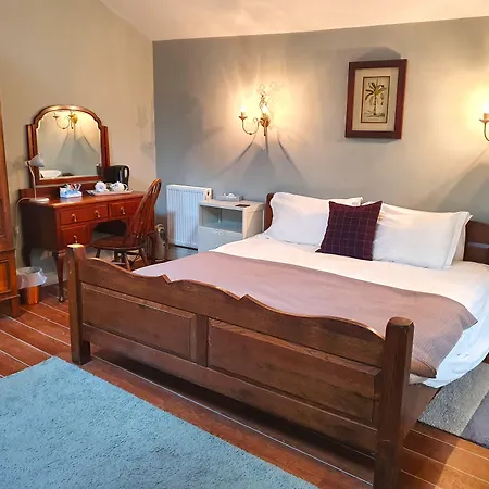 Holmwood House Guest Accommodation-2
