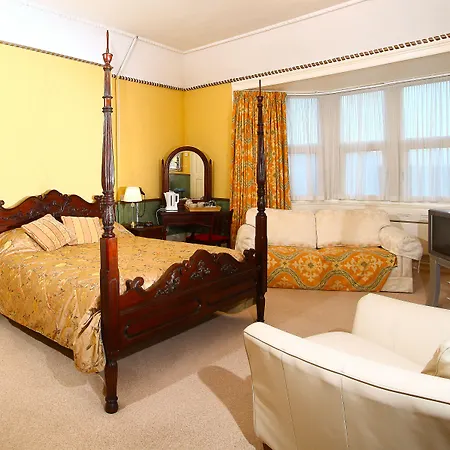 Meare Manor-3