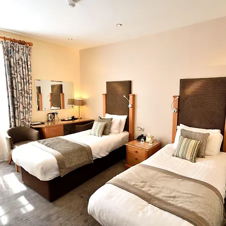 Queens Court Hotel-3