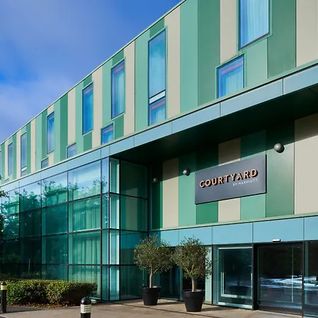 Courtyard By Marriott London Gatwick Airport-2