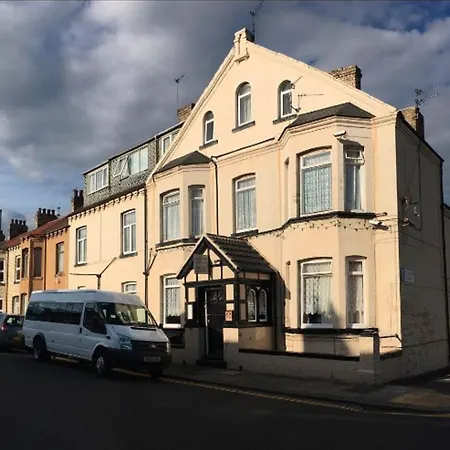 Oyo Tudor Lodge - Redcar Beach-3