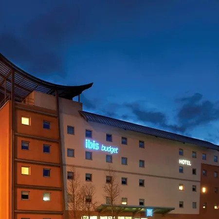 Ibis Budget Newport-3