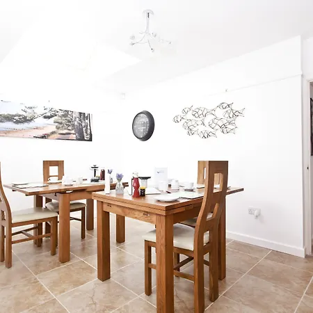 Avon Beach Bed & Breakfast-3