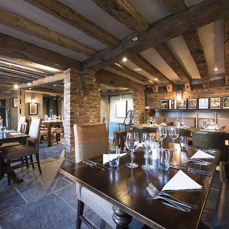 The Ostrich Inn Colnbrook London Heathrow-3