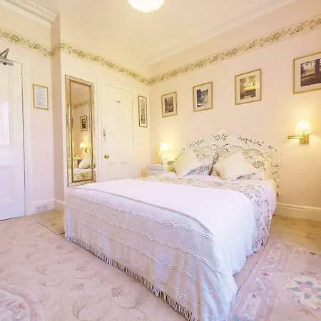 Braemar Guest House-3
