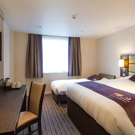Premier Inn Bridgwater-3