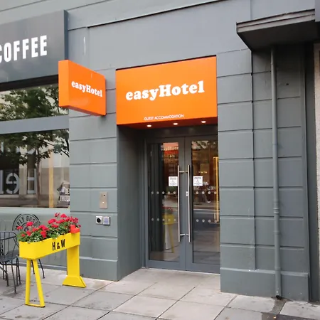 Easyhotel Belfast-3