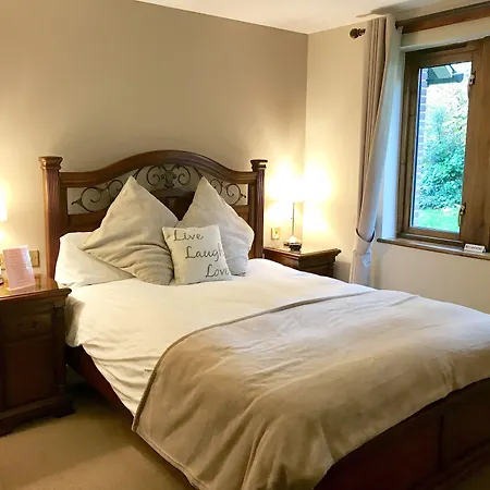 Camden Arms Hotel-3