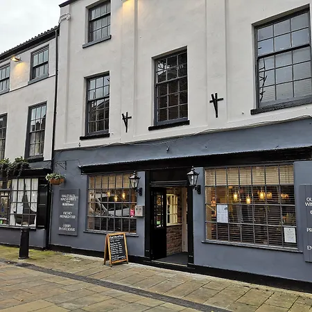 The Lord Nelson-3