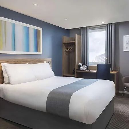 Travelodge Ealing-3