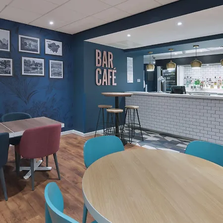 Travelodge Ealing-2