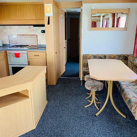 Fantasy Island Caravan Park: Seaside Getaway in Ingoldmells-3