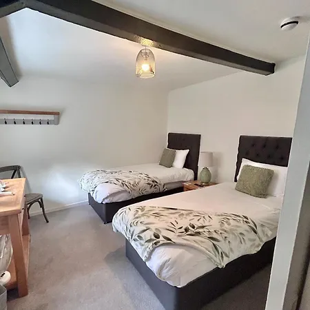 The Beacons Guest House-3