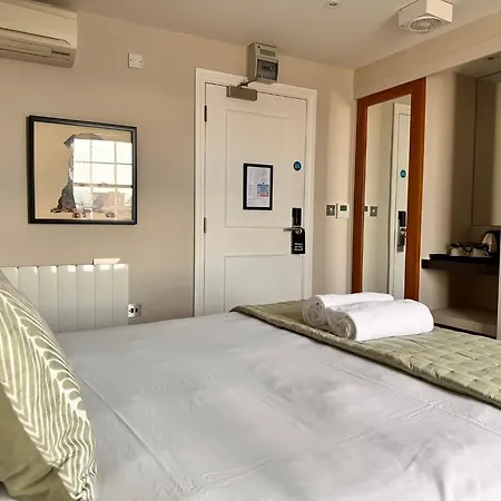 Goswell House Hotel Central Windsor-2