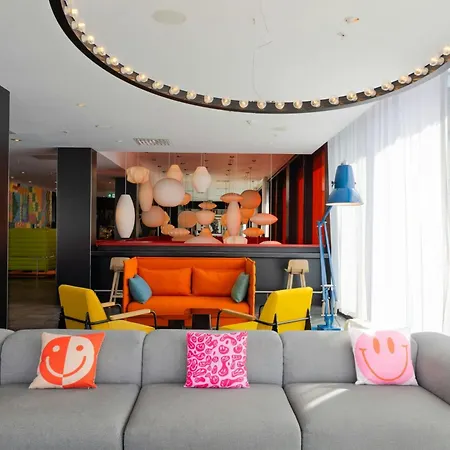 citizenM Glasgow-3
