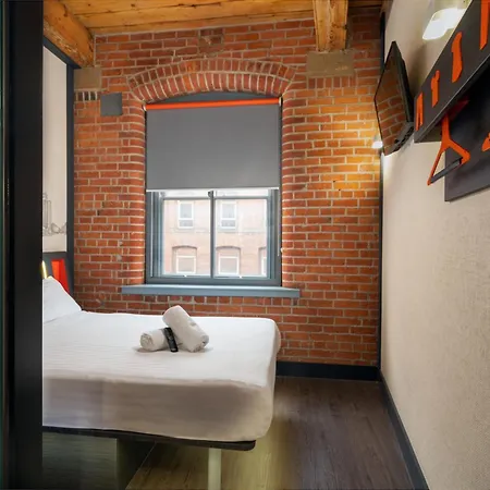 Easyhotel Manchester-2