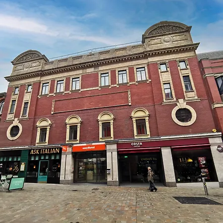 Easyhotel Leeds-2