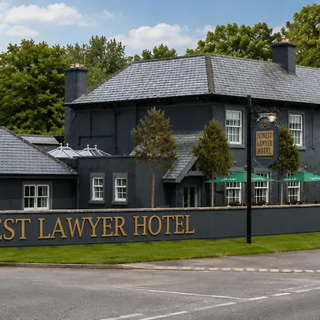 Honest Lawyer Hotel-3