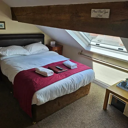 Clayhanger Guest House-3