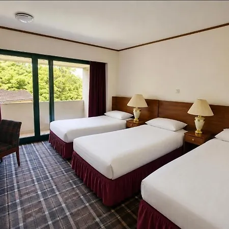 Loch Ness Lodge Hotel-3