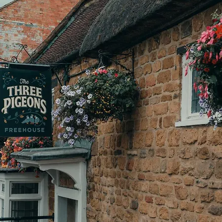 The Three Pigeons-3