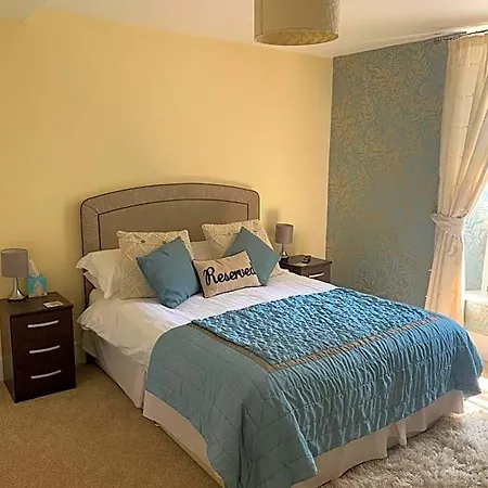Crown Hotel-2