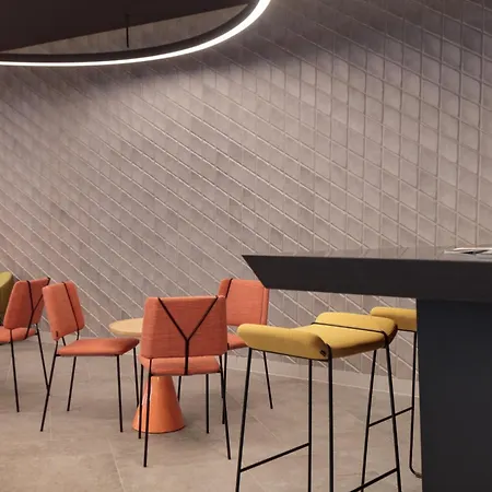 Holiday Inn London Heathrow - Bath Road By Ihg-2