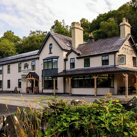 Tyn-Y-Coed Inn-2