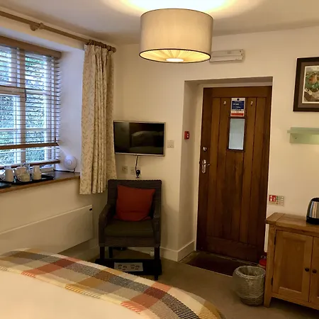 Lucy'S Tearoom B&B-2