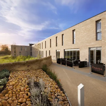 Ramada By Wyndham Leeds East-3