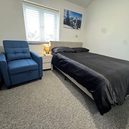 Gate Lodge - Private En-Suite Rooms, Kings Lynn, Central Location-3