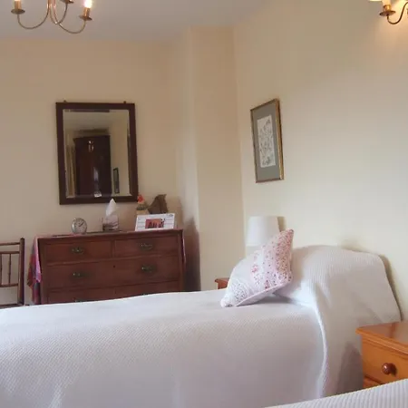Howden House Bed And Breakfast-3