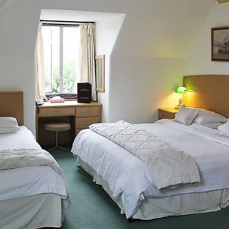Crescent Hotel Harrow-2