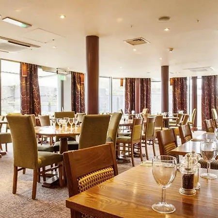 Premier Inn Nottingham Arena - London Road-3