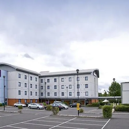 Premier Inn London Enfield-2