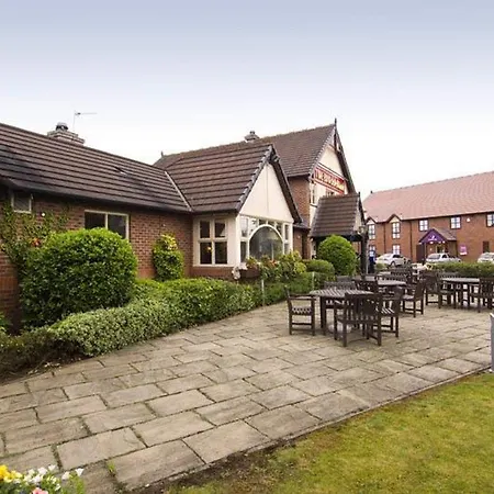 Premier Inn Crewe Central-2