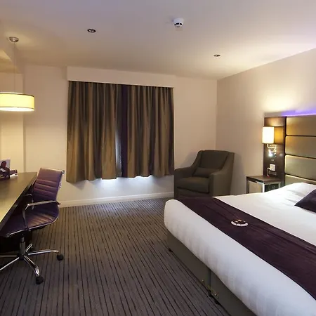 Premier Inn Redhill Reigate-2