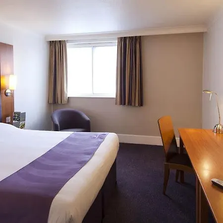 Premier Inn Halifax South-3